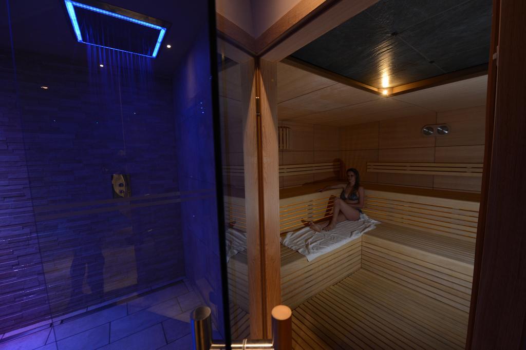 Hotel Ambassador Levico Terme Ngoại thất bức ảnh