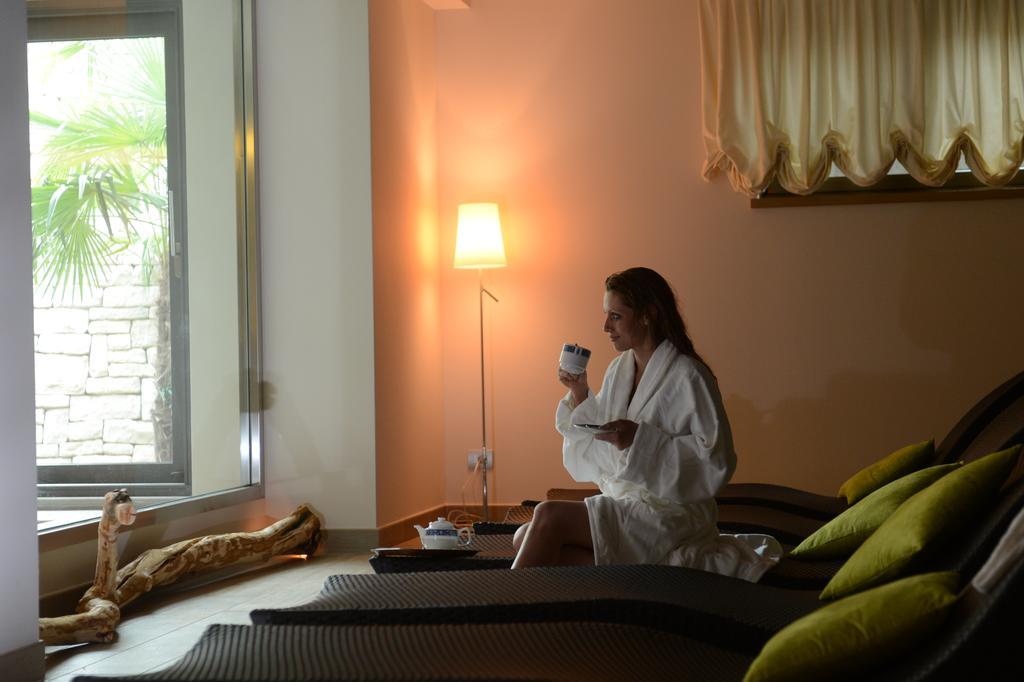 Hotel Ambassador Levico Terme Ngoại thất bức ảnh