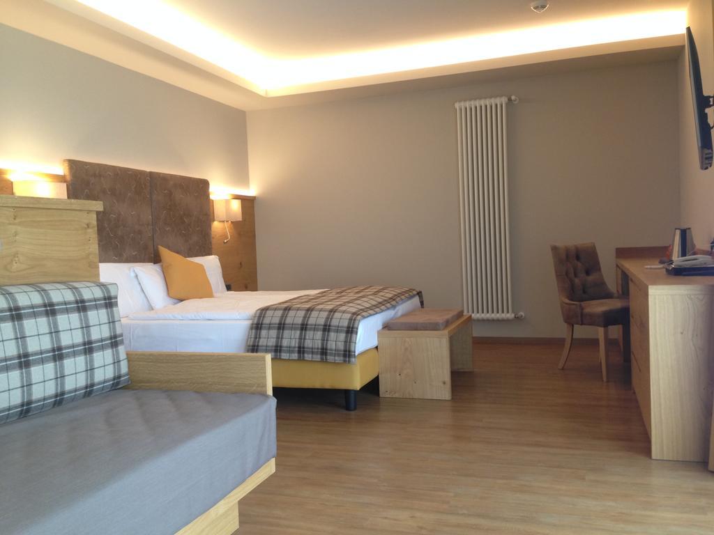 Hotel Ambassador Levico Terme Ngoại thất bức ảnh