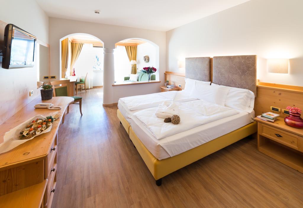 Hotel Ambassador Levico Terme Ngoại thất bức ảnh