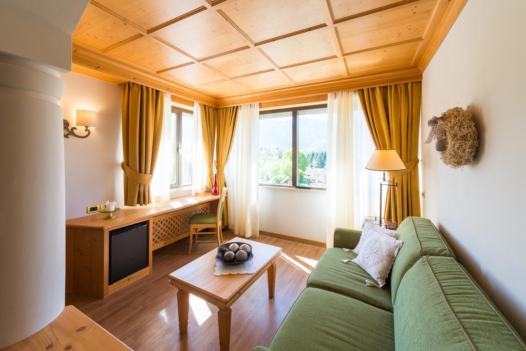 Hotel Ambassador Levico Terme Ngoại thất bức ảnh