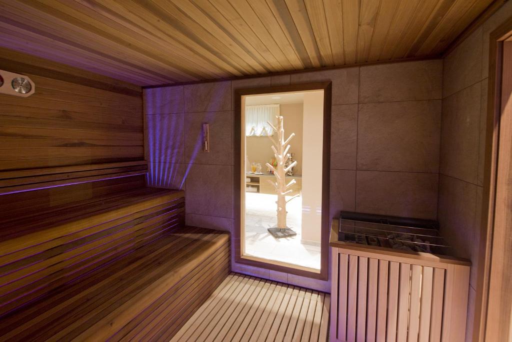 Hotel Ambassador Levico Terme Ngoại thất bức ảnh