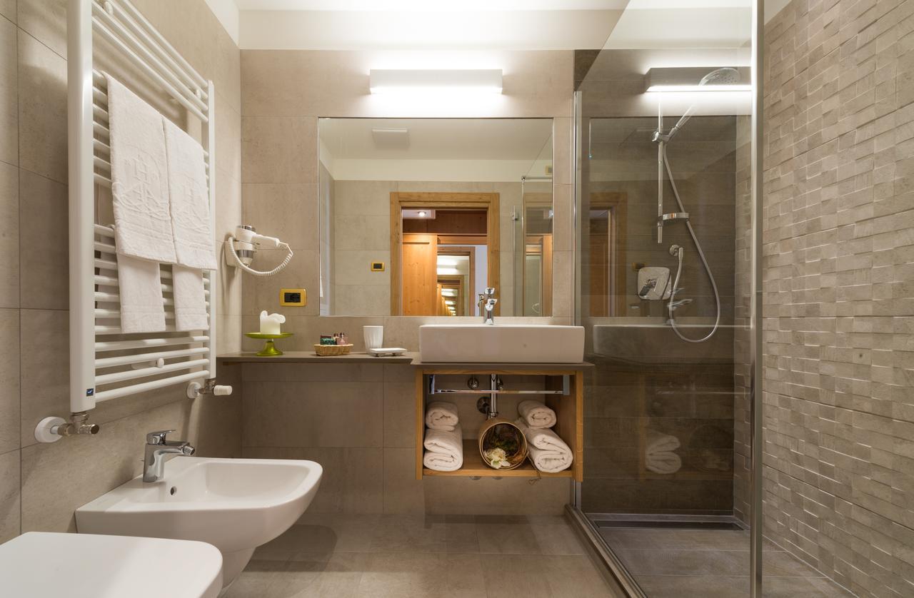 Hotel Ambassador Levico Terme Ngoại thất bức ảnh